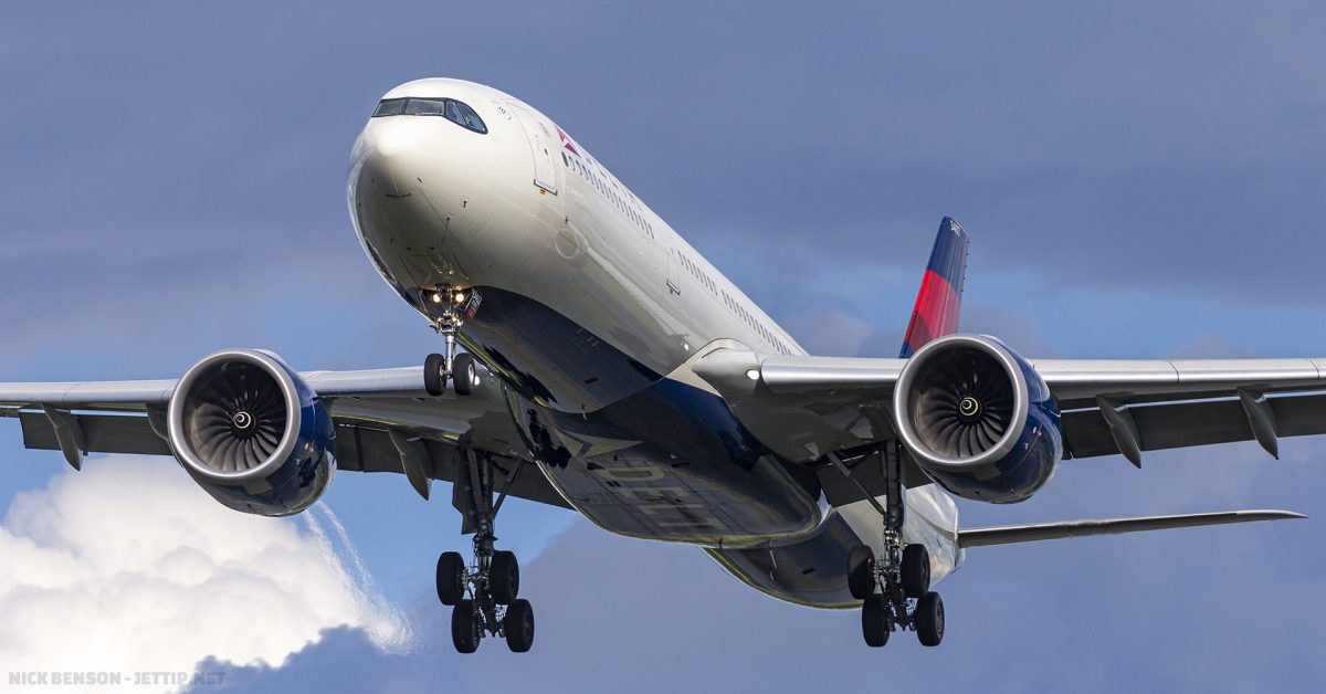 Cardinals take off for Detroit in newly bought Boeing 777 team plane